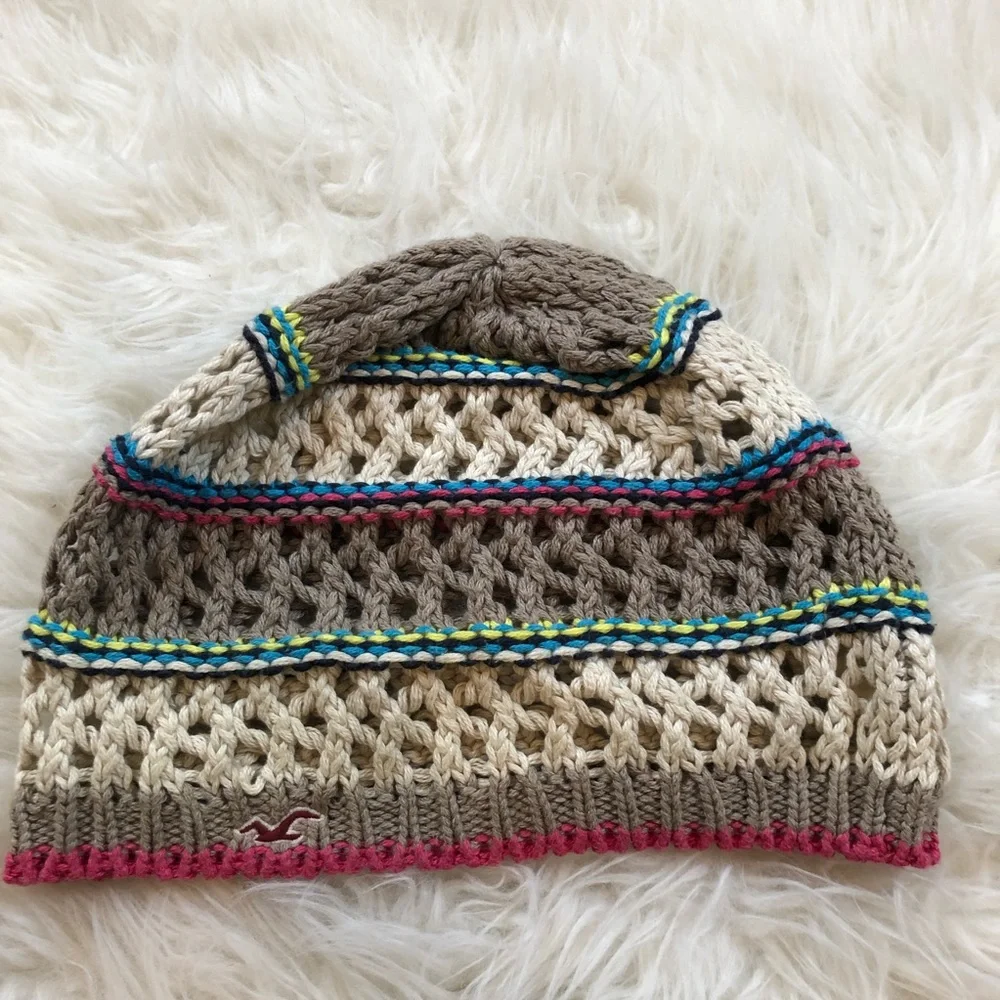 Hollister knit beanie white gray pink stretchy winter snow skiing snowboarding
